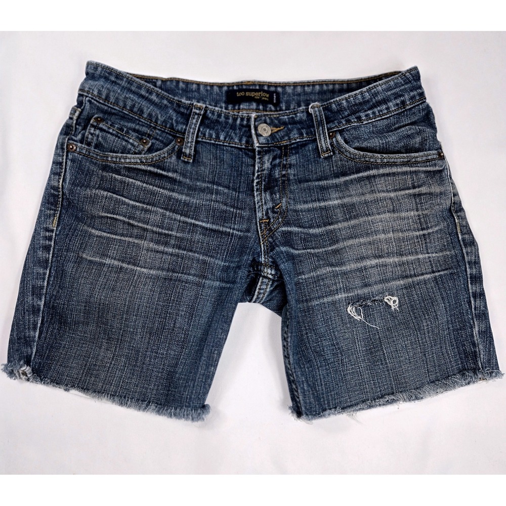 Levi's 524 Too Superlow Denim Jean Shorts Distressed Frayed Hem Size 7 Cut Offs‎